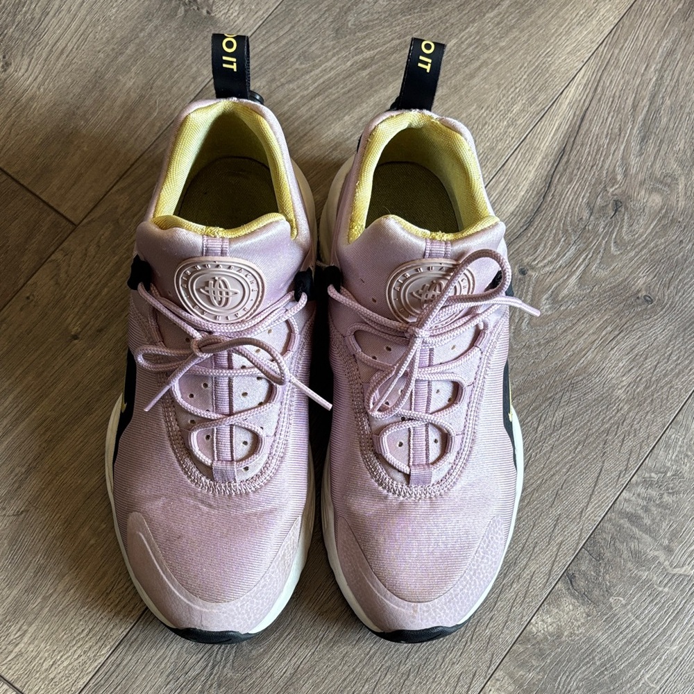 Nike Air Huarache size 7 plum color